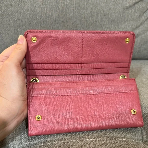 Prada Bag - Picture 16 of 17